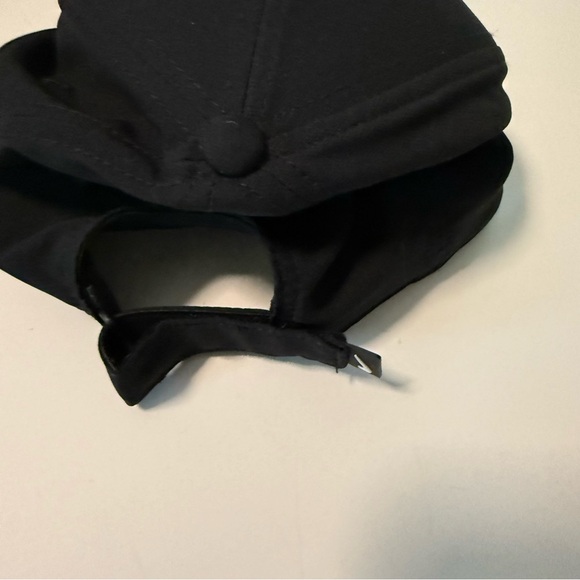 Nike Black and White Hat with Iconic Swoosh - Picture 5 of 9